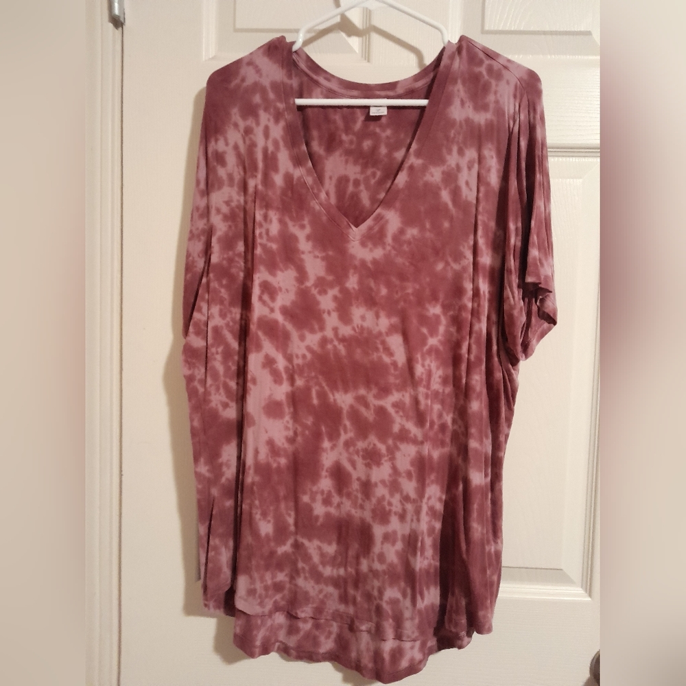 Old Navy Women's XL V-neck Tie Dye Tshirt